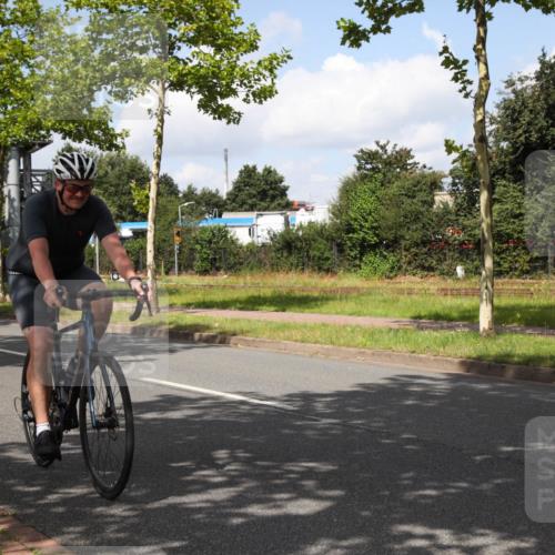 10.08.2025 - GEWOBA Citytriathlon Bremen Yannick Fuchs http://msf.ph/oto/8563111 10.08.2025 12:33:15 Radfahren 554, 626, 708, 738, 824, 836, 859 meine-sportfotos.de