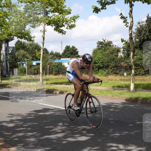 10.08.2025 - GEWOBA Citytriathlon Bremen Yannick Fuchs http://msf.ph/oto/8563117 10.08.2025 12:33:17 Radfahren 554, 708, 738, 824, 836, 859 meine-sportfotos.de