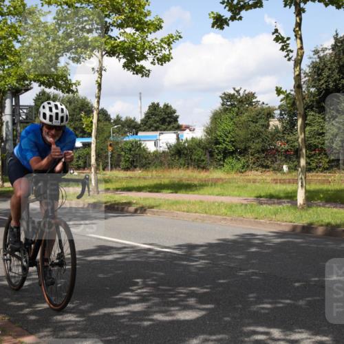 10.08.2025 - GEWOBA Citytriathlon Bremen Yannick Fuchs http://msf.ph/oto/8563118 10.08.2025 12:33:19 Radfahren 554, 708, 738, 824, 836, 859 meine-sportfotos.de
