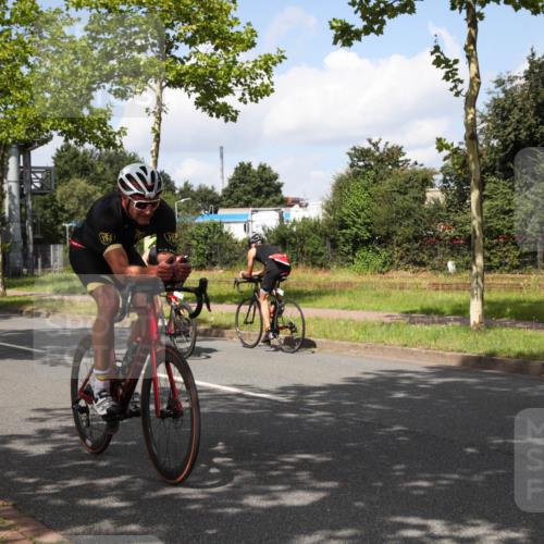 10.08.2025 - GEWOBA Citytriathlon Bremen Yannick Fuchs http://msf.ph/oto/8563128 10.08.2025 12:33:31 Radfahren 820, 859 meine-sportfotos.de