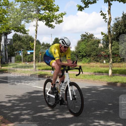10.08.2025 - GEWOBA Citytriathlon Bremen Yannick Fuchs http://msf.ph/oto/8563133 10.08.2025 12:33:43 Radfahren 560, 635, 741, 820, 856, 895 meine-sportfotos.de