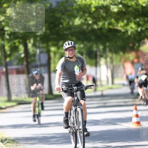 10.08.2025 - GEWOBA Citytriathlon Bremen Yannick Fuchs http://msf.ph/oto/8563137 10.08.2025 14:35:09 Radfahren 38, 43, 68, 72, 264, 268, 340, 398, 413, 414, 430 meine-sportfotos.de