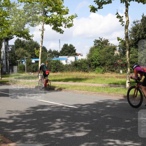 10.08.2025 - GEWOBA Citytriathlon Bremen Yannick Fuchs http://msf.ph/oto/8563143 10.08.2025 12:33:46 Radfahren 560, 635, 741, 856, 858, 895 meine-sportfotos.de