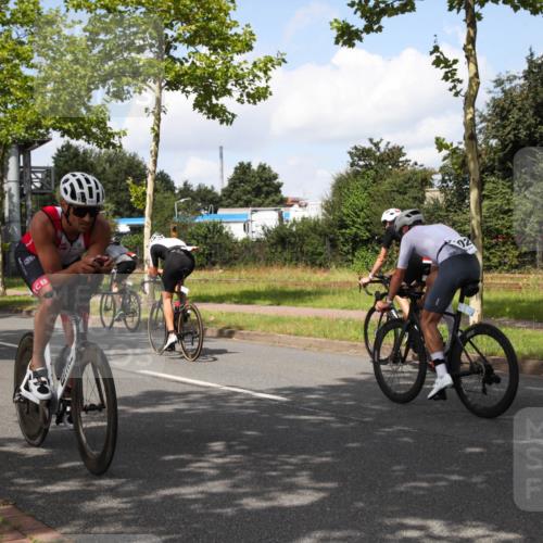 10.08.2025 - GEWOBA Citytriathlon Bremen Yannick Fuchs http://msf.ph/oto/8563152 10.08.2025 12:33:49 Radfahren 560, 635, 637, 741, 856, 858, 867, 895 meine-sportfotos.de