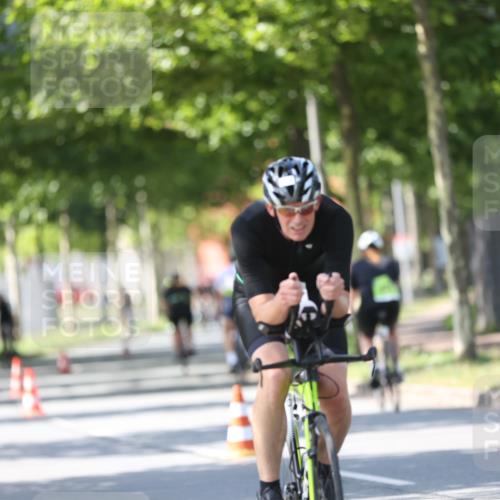 10.08.2025 - GEWOBA Citytriathlon Bremen Yannick Fuchs http://msf.ph/oto/8563158 10.08.2025 14:35:11 Radfahren 38, 43, 68, 72, 98, 133, 264, 268, 340, 398, 414, 430 meine-sportfotos.de
