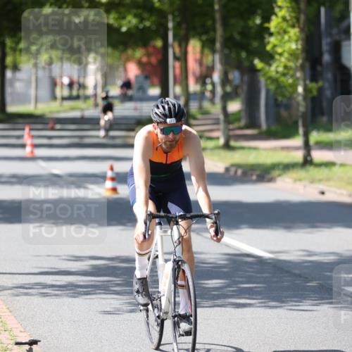 10.08.2025 - GEWOBA Citytriathlon Bremen Yannick Fuchs http://msf.ph/oto/8563220 10.08.2025 14:35:25 Radfahren 38, 43, 98, 108, 127, 133, 233, 264, 319, 398, 414 meine-sportfotos.de