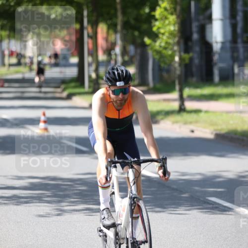 10.08.2025 - GEWOBA Citytriathlon Bremen Yannick Fuchs http://msf.ph/oto/8563223 10.08.2025 14:35:25 Radfahren 38, 43, 98, 108, 127, 133, 233, 264, 319, 398, 414 meine-sportfotos.de