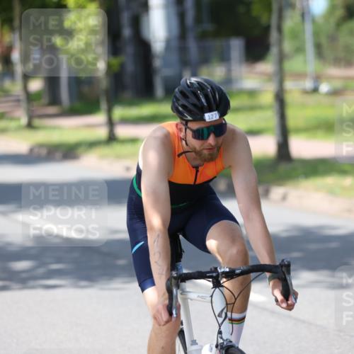 10.08.2025 - GEWOBA Citytriathlon Bremen Yannick Fuchs http://msf.ph/oto/8563229 10.08.2025 14:35:26 Radfahren 38, 43, 98, 108, 127, 133, 233, 264, 319, 398, 414 meine-sportfotos.de