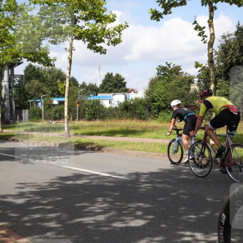10.08.2025 - GEWOBA Citytriathlon Bremen Yannick Fuchs http://msf.ph/oto/8563234 10.08.2025 12:34:42 Radfahren 556, 584, 591, 632, 736, 826, 841, 914, 1027, 1037 meine-sportfotos.de