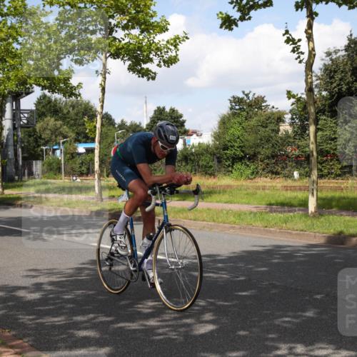 10.08.2025 - GEWOBA Citytriathlon Bremen Yannick Fuchs http://msf.ph/oto/8563265 10.08.2025 12:34:59 Radfahren 556, 558, 591, 632, 680, 707, 855, 902, 915, 956, 1035 meine-sportfotos.de