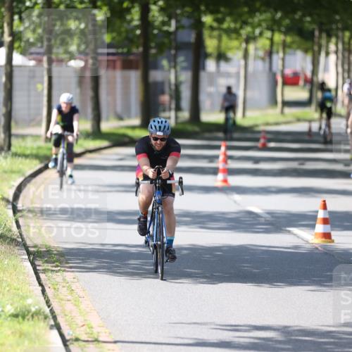 10.08.2025 - GEWOBA Citytriathlon Bremen Yannick Fuchs http://msf.ph/oto/8563291 10.08.2025 14:35:51 Radfahren 32, 64, 129, 173, 339, 395, 421 meine-sportfotos.de