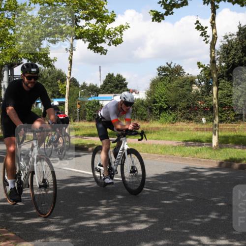 10.08.2025 - GEWOBA Citytriathlon Bremen Yannick Fuchs http://msf.ph/oto/8563309 10.08.2025 12:35:32 Radfahren 579, 642, 719, 742, 763, 783, 833, 919, 973, 1039 meine-sportfotos.de