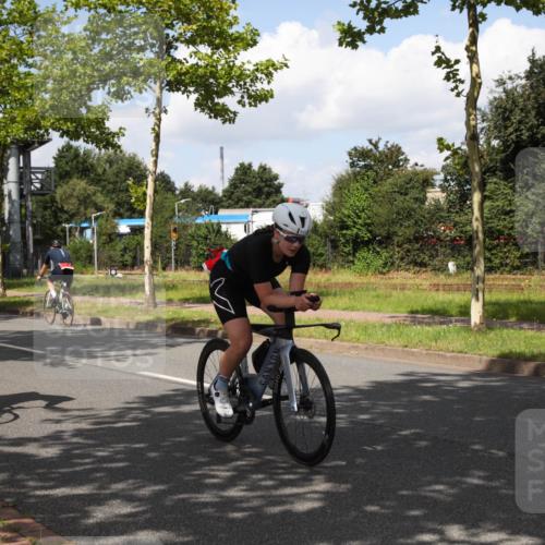 10.08.2025 - GEWOBA Citytriathlon Bremen Yannick Fuchs http://msf.ph/oto/8563315 10.08.2025 12:35:34 Radfahren 579, 642, 719, 742, 763, 783, 833, 919, 933, 1039 meine-sportfotos.de