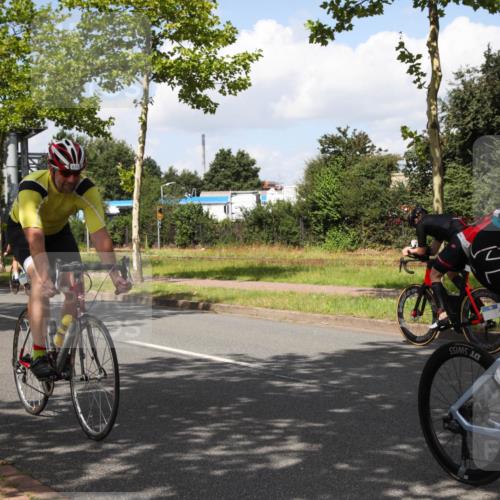 10.08.2025 - GEWOBA Citytriathlon Bremen Yannick Fuchs http://msf.ph/oto/8563316 10.08.2025 12:35:35 Radfahren 642, 719, 742, 763, 783, 833, 919, 933, 966, 1039 meine-sportfotos.de