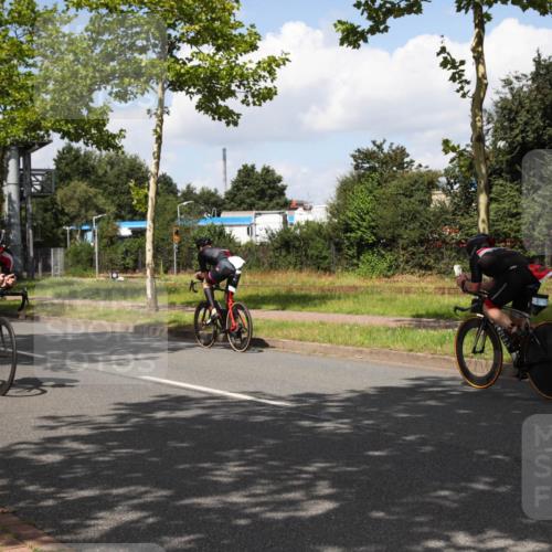 10.08.2025 - GEWOBA Citytriathlon Bremen Yannick Fuchs http://msf.ph/oto/8563321 10.08.2025 12:35:35 Radfahren 642, 719, 742, 763, 783, 833, 919, 933, 966, 1039 meine-sportfotos.de