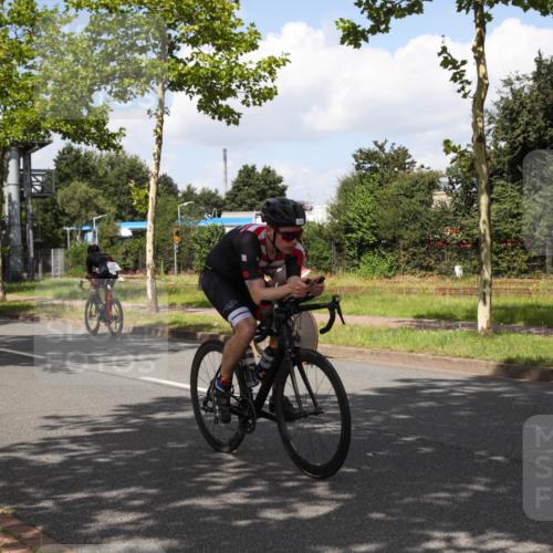 10.08.2025 - GEWOBA Citytriathlon Bremen Yannick Fuchs http://msf.ph/oto/8563325 10.08.2025 12:35:36 Radfahren 642, 719, 742, 763, 783, 833, 919, 933, 966 meine-sportfotos.de