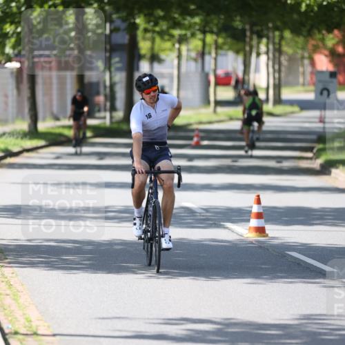 10.08.2025 - GEWOBA Citytriathlon Bremen Yannick Fuchs http://msf.ph/oto/8563348 10.08.2025 14:36:02 Radfahren 32, 129, 261, 395, 437, 452 meine-sportfotos.de
