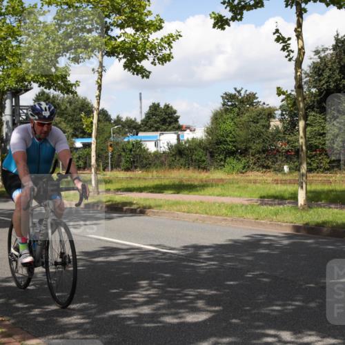 10.08.2025 - GEWOBA Citytriathlon Bremen Yannick Fuchs http://msf.ph/oto/8563364 10.08.2025 12:36:01 Radfahren 567, 636, 759, 843, 877 meine-sportfotos.de