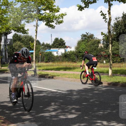 10.08.2025 - GEWOBA Citytriathlon Bremen Yannick Fuchs http://msf.ph/oto/8563371 10.08.2025 12:36:05 Radfahren 567, 582, 636, 759, 843, 877 meine-sportfotos.de