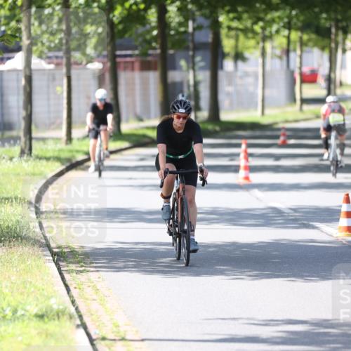 10.08.2025 - GEWOBA Citytriathlon Bremen Yannick Fuchs http://msf.ph/oto/8563374 10.08.2025 14:36:07 Radfahren 32, 261, 437, 452 meine-sportfotos.de