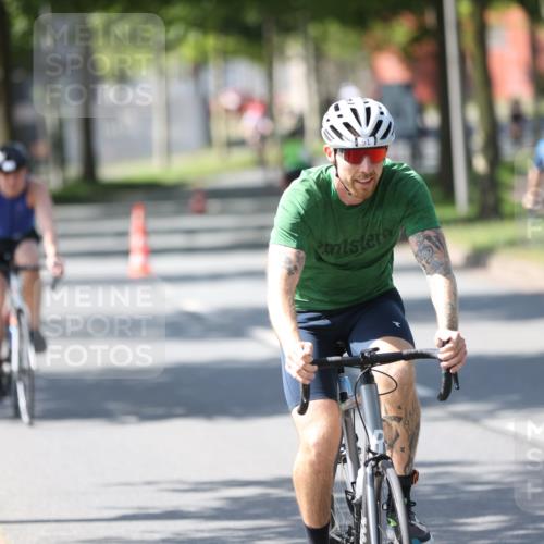10.08.2025 - GEWOBA Citytriathlon Bremen Yannick Fuchs http://msf.ph/oto/8563425 10.08.2025 14:36:26 Radfahren 20, 91, 255, 285, 380, 391 meine-sportfotos.de