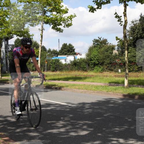 10.08.2025 - GEWOBA Citytriathlon Bremen Yannick Fuchs http://msf.ph/oto/8563428 10.08.2025 12:36:41 Radfahren 570, 701, 750, 765, 781, 789, 790, 794, 872, 1025, 1029, 1032 meine-sportfotos.de