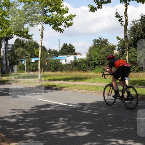10.08.2025 - GEWOBA Citytriathlon Bremen Yannick Fuchs http://msf.ph/oto/8563441 10.08.2025 12:36:54 Radfahren 570, 631, 678, 701, 734, 739, 765, 982, 1029, 1033 meine-sportfotos.de