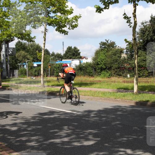 10.08.2025 - GEWOBA Citytriathlon Bremen Yannick Fuchs http://msf.ph/oto/8563445 10.08.2025 12:36:54 Radfahren 570, 631, 678, 701, 734, 739, 765, 982, 1029, 1033 meine-sportfotos.de