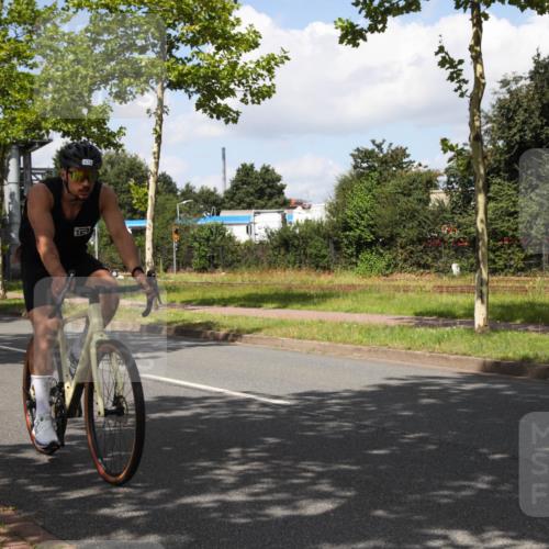 10.08.2025 - GEWOBA Citytriathlon Bremen Yannick Fuchs http://msf.ph/oto/8563450 10.08.2025 12:36:58 Radfahren 631, 678, 701, 734, 739, 982, 1033 meine-sportfotos.de
