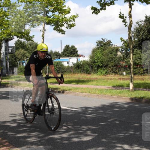 10.08.2025 - GEWOBA Citytriathlon Bremen Yannick Fuchs http://msf.ph/oto/8563464 10.08.2025 12:37:14 Radfahren 631, 726, 734, 804, 982, 1033 meine-sportfotos.de