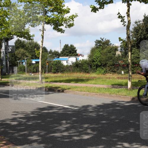 10.08.2025 - GEWOBA Citytriathlon Bremen Yannick Fuchs http://msf.ph/oto/8563482 10.08.2025 12:37:35 Radfahren 563, 603 meine-sportfotos.de
