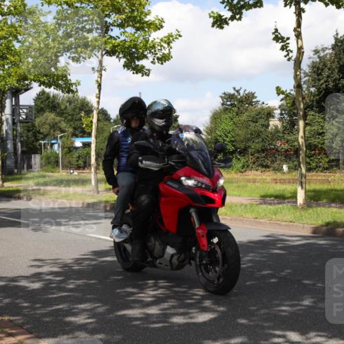 10.08.2025 - GEWOBA Citytriathlon Bremen Yannick Fuchs http://msf.ph/oto/8563501 10.08.2025 12:37:50 Radfahren 563, 603, 618 meine-sportfotos.de