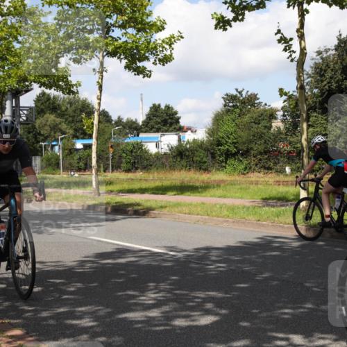 10.08.2025 - GEWOBA Citytriathlon Bremen Yannick Fuchs http://msf.ph/oto/8563546 10.08.2025 12:38:11 Radfahren 557, 618, 671, 761, 764, 782, 784, 825, 844, 853, 1018 meine-sportfotos.de