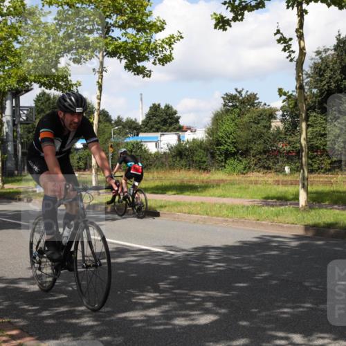 10.08.2025 - GEWOBA Citytriathlon Bremen Yannick Fuchs http://msf.ph/oto/8563550 10.08.2025 12:38:12 Radfahren 557, 618, 671, 761, 764, 782, 784, 825, 844, 853, 1018 meine-sportfotos.de
