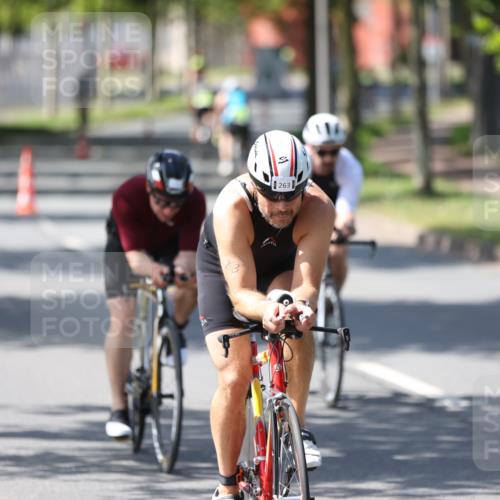 10.08.2025 - GEWOBA Citytriathlon Bremen Yannick Fuchs http://msf.ph/oto/8563561 10.08.2025 14:36:58 Radfahren 24, 57, 106, 123, 136, 164, 227, 239, 240, 256, 257, 263, 314 meine-sportfotos.de