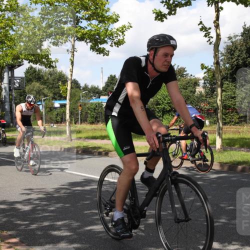 10.08.2025 - GEWOBA Citytriathlon Bremen Yannick Fuchs http://msf.ph/oto/8563562 10.08.2025 12:38:16 Radfahren 557, 671, 761, 764, 782, 784, 825, 844, 853, 1018 meine-sportfotos.de