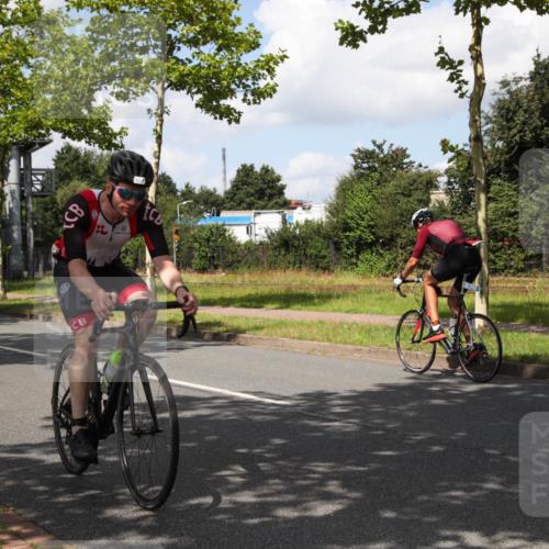 10.08.2025 - GEWOBA Citytriathlon Bremen Yannick Fuchs http://msf.ph/oto/8563598 10.08.2025 12:38:40 Radfahren 555, 634, 662, 740, 762, 772, 797, 892, 940 meine-sportfotos.de