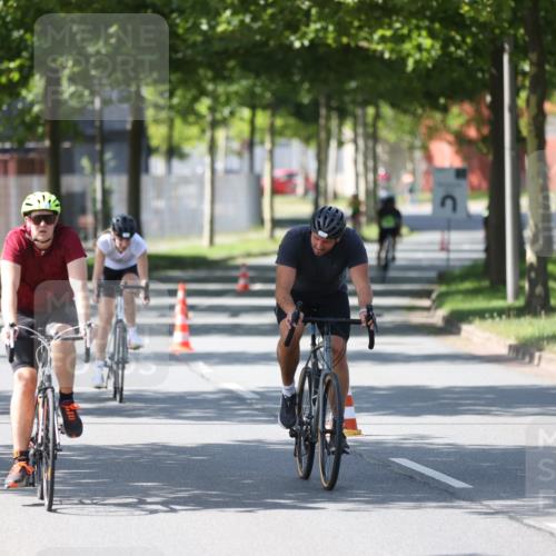 10.08.2025 - GEWOBA Citytriathlon Bremen Yannick Fuchs http://msf.ph/oto/8563623 10.08.2025 14:37:10 Radfahren 57, 78, 106, 121, 164, 201, 239, 240, 256, 257, 512 meine-sportfotos.de