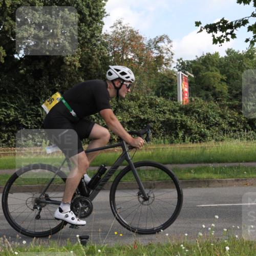 10.08.2025 - GEWOBA Citytriathlon Bremen Yannick Fuchs http://msf.ph/oto/8563630 10.08.2025 10:51:27 Radfahren 239, 396, 419 meine-sportfotos.de