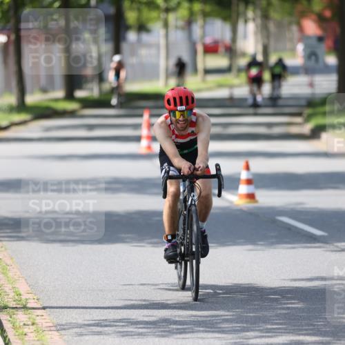 10.08.2025 - GEWOBA Citytriathlon Bremen Yannick Fuchs http://msf.ph/oto/8563661 10.08.2025 14:37:51 Radfahren 4, 63, 75, 116, 170, 191, 528 meine-sportfotos.de