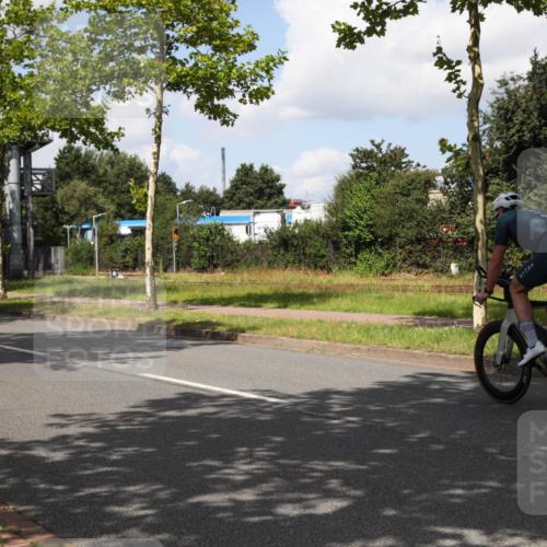 10.08.2025 - GEWOBA Citytriathlon Bremen Yannick Fuchs http://msf.ph/oto/8563681 10.08.2025 12:39:17 Radfahren 658, 696, 709, 729, 758, 869, 900, 969, 1006 meine-sportfotos.de
