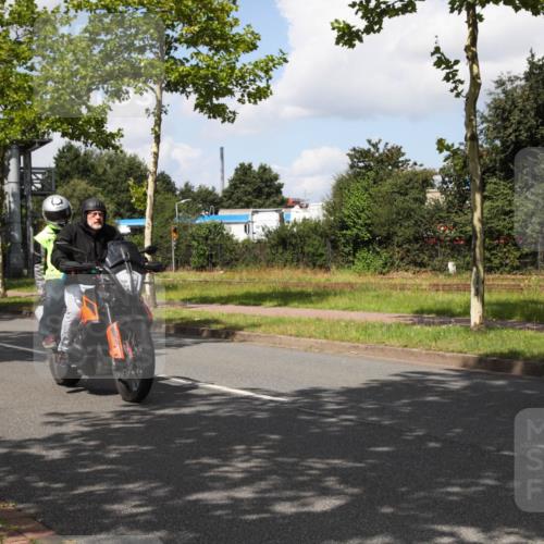 10.08.2025 - GEWOBA Citytriathlon Bremen Yannick Fuchs http://msf.ph/oto/8563690 10.08.2025 12:39:22 Radfahren 696, 709, 729, 758, 795, 869, 900, 1006 meine-sportfotos.de