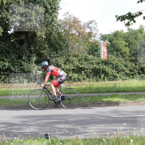 10.08.2025 - GEWOBA Citytriathlon Bremen Yannick Fuchs http://msf.ph/oto/8563694 10.08.2025 10:52:05 Radfahren 71, 121, 137, 392, 394, 476, 479 meine-sportfotos.de