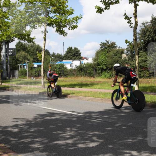 10.08.2025 - GEWOBA Citytriathlon Bremen Yannick Fuchs http://msf.ph/oto/8563700 10.08.2025 12:39:23 Radfahren 696, 709, 729, 758, 795, 869, 900, 1006 meine-sportfotos.de
