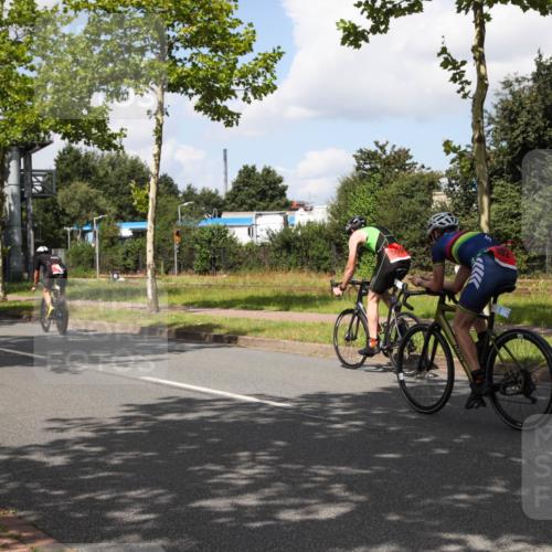 10.08.2025 - GEWOBA Citytriathlon Bremen Yannick Fuchs http://msf.ph/oto/8563705 10.08.2025 12:39:24 Radfahren 696, 709, 729, 758, 795, 869, 1006 meine-sportfotos.de