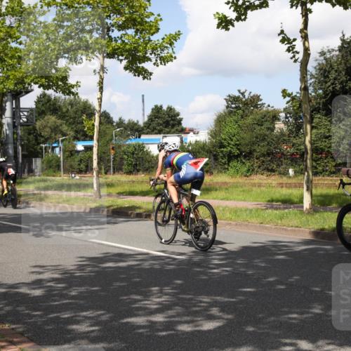 10.08.2025 - GEWOBA Citytriathlon Bremen Yannick Fuchs http://msf.ph/oto/8563707 10.08.2025 12:39:24 Radfahren 696, 709, 729, 758, 795, 869, 1006 meine-sportfotos.de