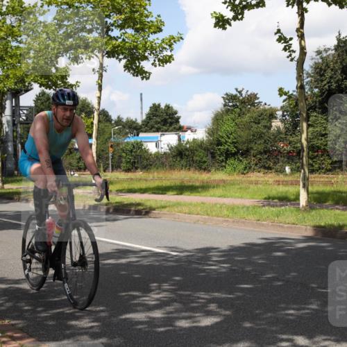 10.08.2025 - GEWOBA Citytriathlon Bremen Yannick Fuchs http://msf.ph/oto/8563715 10.08.2025 12:39:28 Radfahren 572, 709, 758, 795, 813, 869, 1006 meine-sportfotos.de