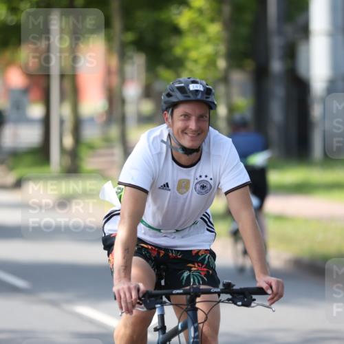 10.08.2025 - GEWOBA Citytriathlon Bremen Yannick Fuchs http://msf.ph/oto/8563717 10.08.2025 14:38:07 Radfahren 30, 54, 75, 81, 147, 152, 528 meine-sportfotos.de