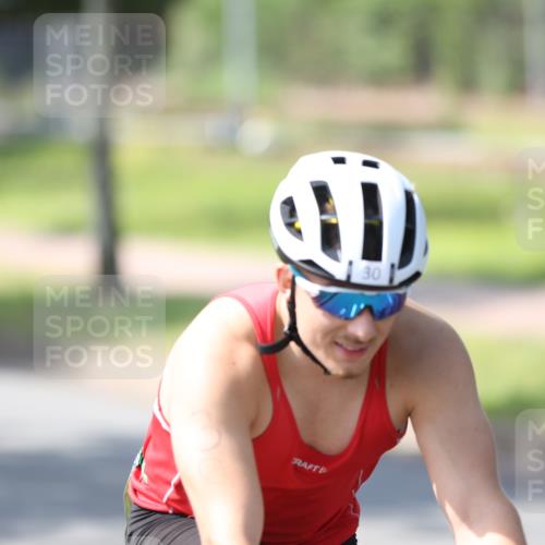 10.08.2025 - GEWOBA Citytriathlon Bremen Yannick Fuchs http://msf.ph/oto/8563747 10.08.2025 14:38:10 Radfahren 30, 54, 75, 81, 147, 152 meine-sportfotos.de