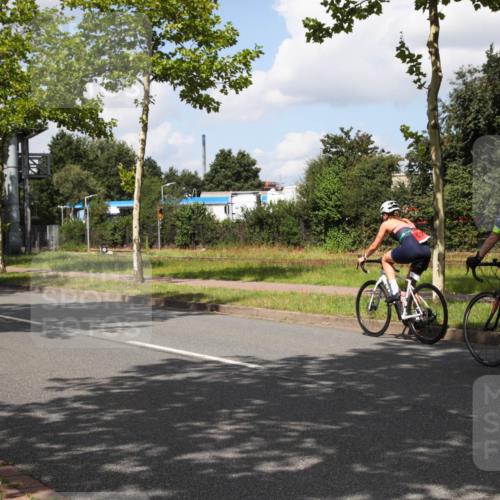 10.08.2025 - GEWOBA Citytriathlon Bremen Yannick Fuchs http://msf.ph/oto/8563762 10.08.2025 12:39:52 Radfahren 589, 596, 779, 813, 831, 883, 1028 meine-sportfotos.de